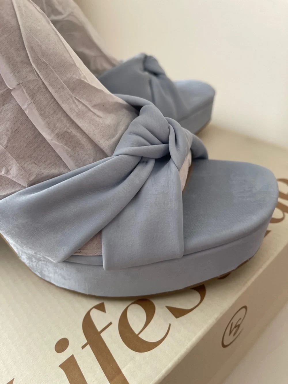 Life Stride Powder Blue Knotted Platform Sandals - Picture 5 of 7